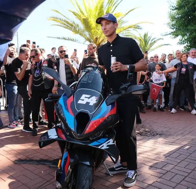 Şampiyon Toprak Razgatlıoğlu'nu Alanya'da Binler Karşıladı 9